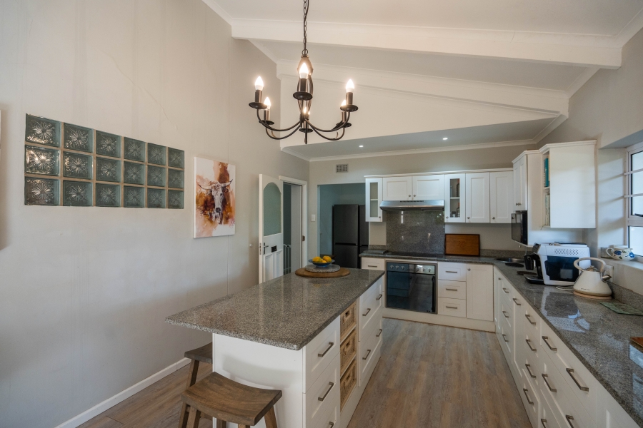 5 Bedroom Property for Sale in Kenton On Sea Eastern Cape